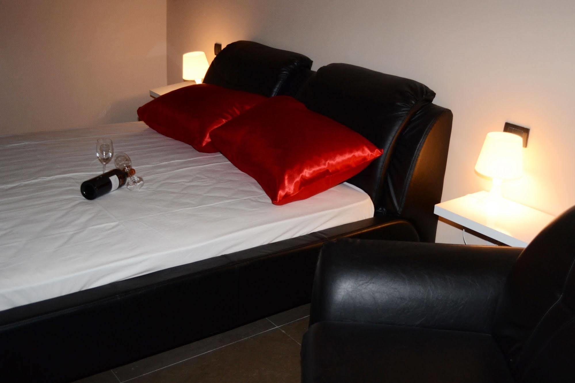 Hotel Metropolitan By Belgrade Arena Esterno foto